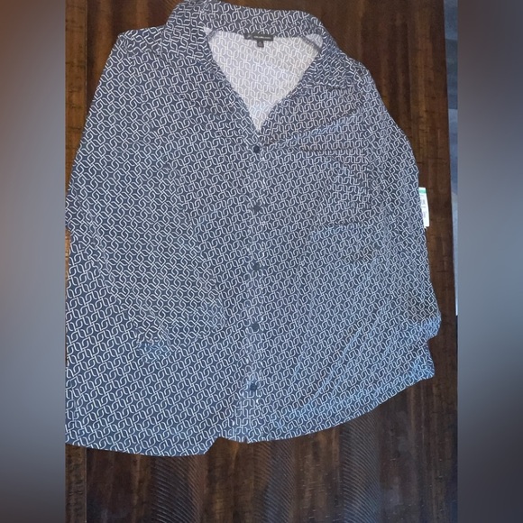 Adrianna Papell Geometric Button Up Shirt Color Oxford Blue Chain Geo 2x Wms NWT - Picture 3 of 6